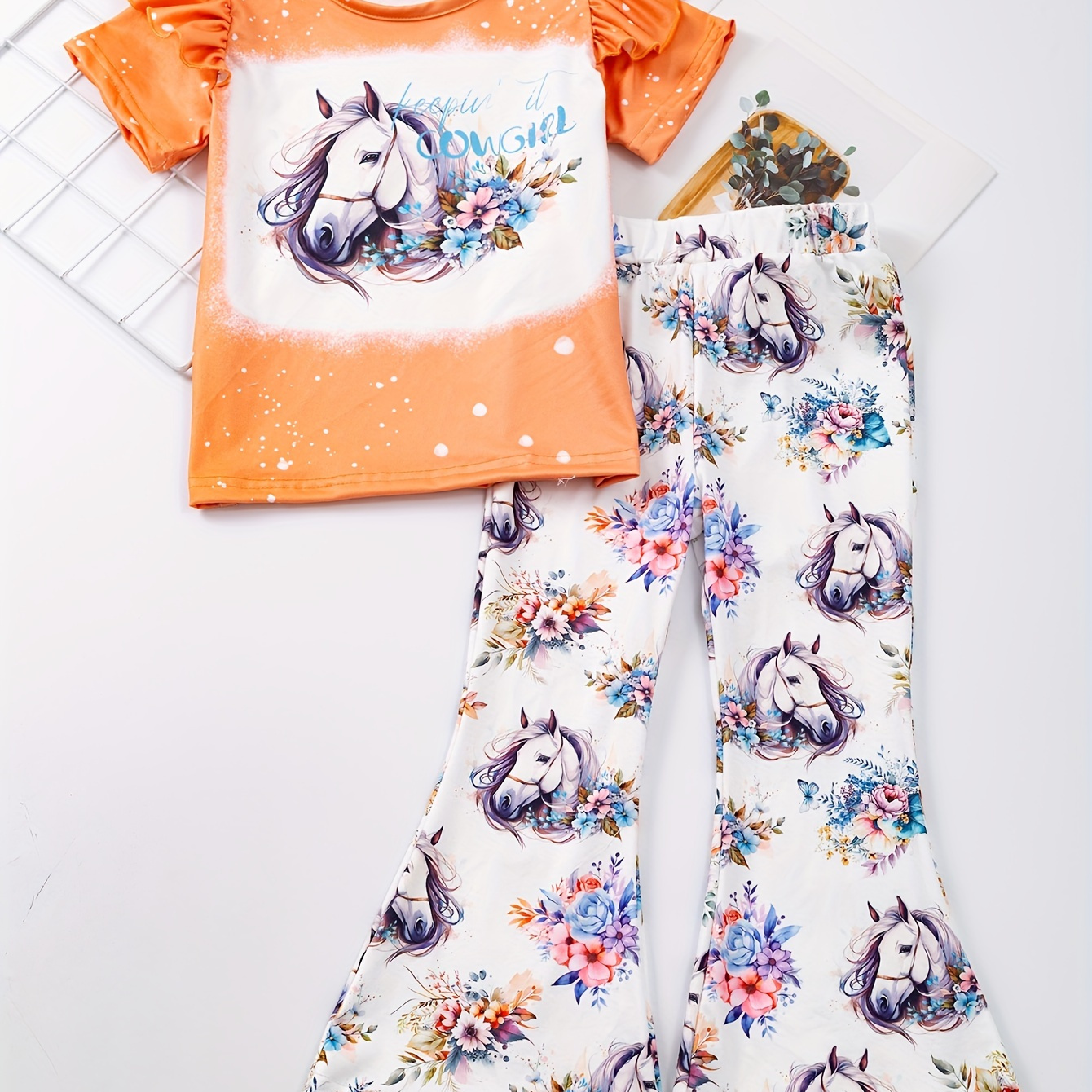 

Cute Horse Print Girls 2pcs Short Sleeve T-shirt + Flared Pants Set, Street Summer Outfit