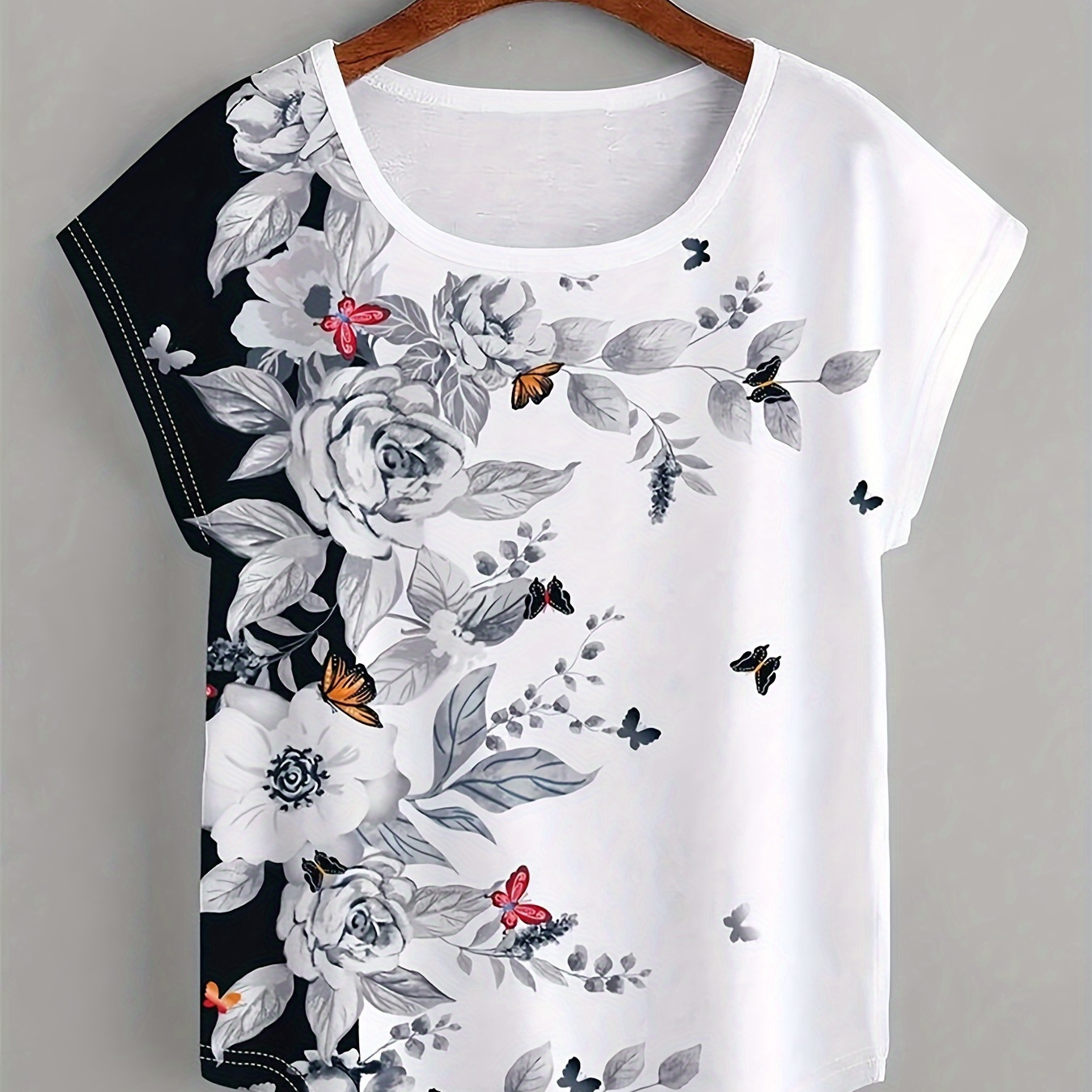 

Plus Size Floral Print T-shirt, Casual Crew Neck Short Sleeve T-shirt, Women's Plus Size clothing