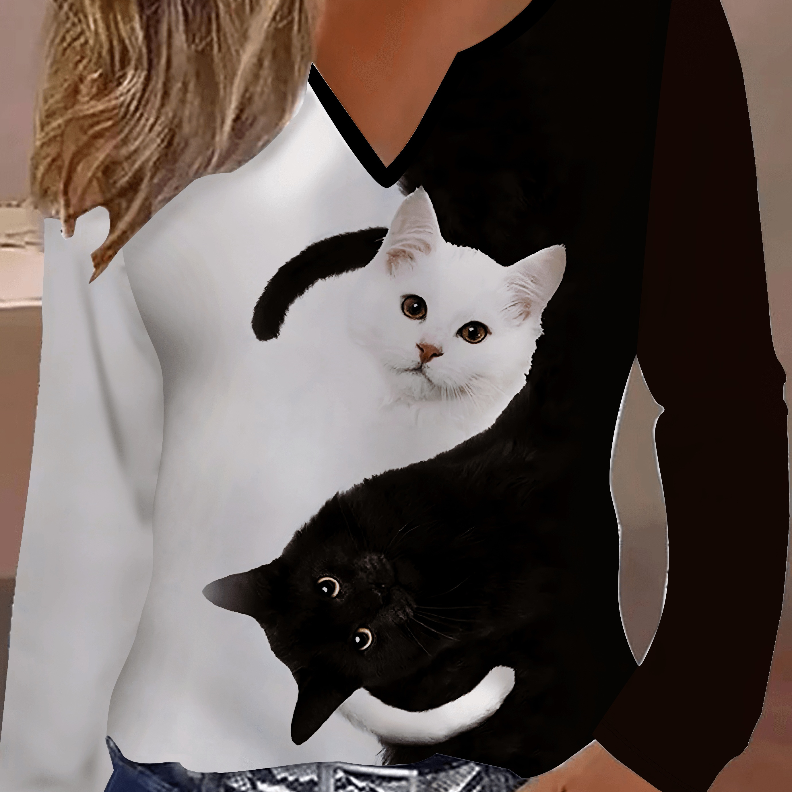 

Elegant Women's Long-sleeve Cat Print Fashion V-neck T-shirt