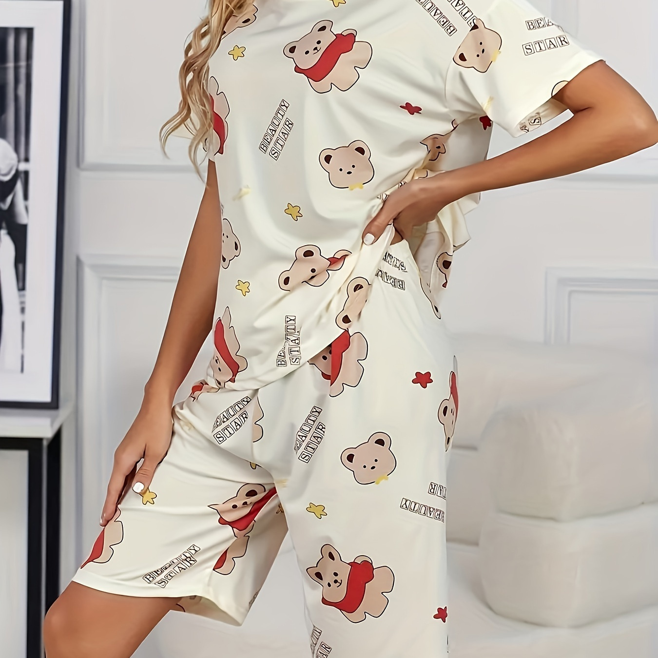 

Women's Plus Cute Pajamas Set, Plus Size Cartoon Bear & Star Print Short Sleeve Top & Capri Pants Lounge 2 Piece Set