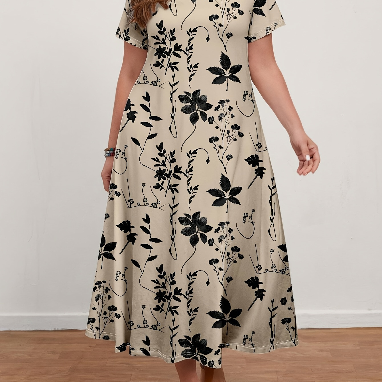 

Women's Plus Size Floral V-neck Dress - Casual Short Sleeve, A-line Maxi With Black And Pattern, Lightweight Polyester, Spring/autumn, Floral Dress