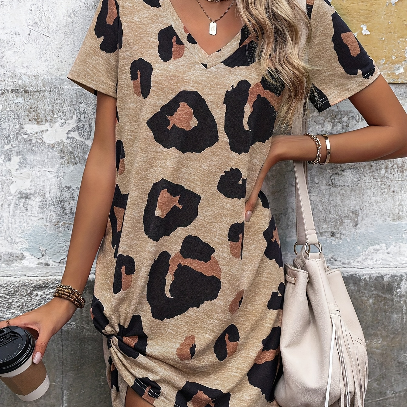 

1pc Elegant V-neck Leopard Print Tunic Dress With Twist Hem Detail, Polyester Knit Fabric, Spring/summer Collection For Adults