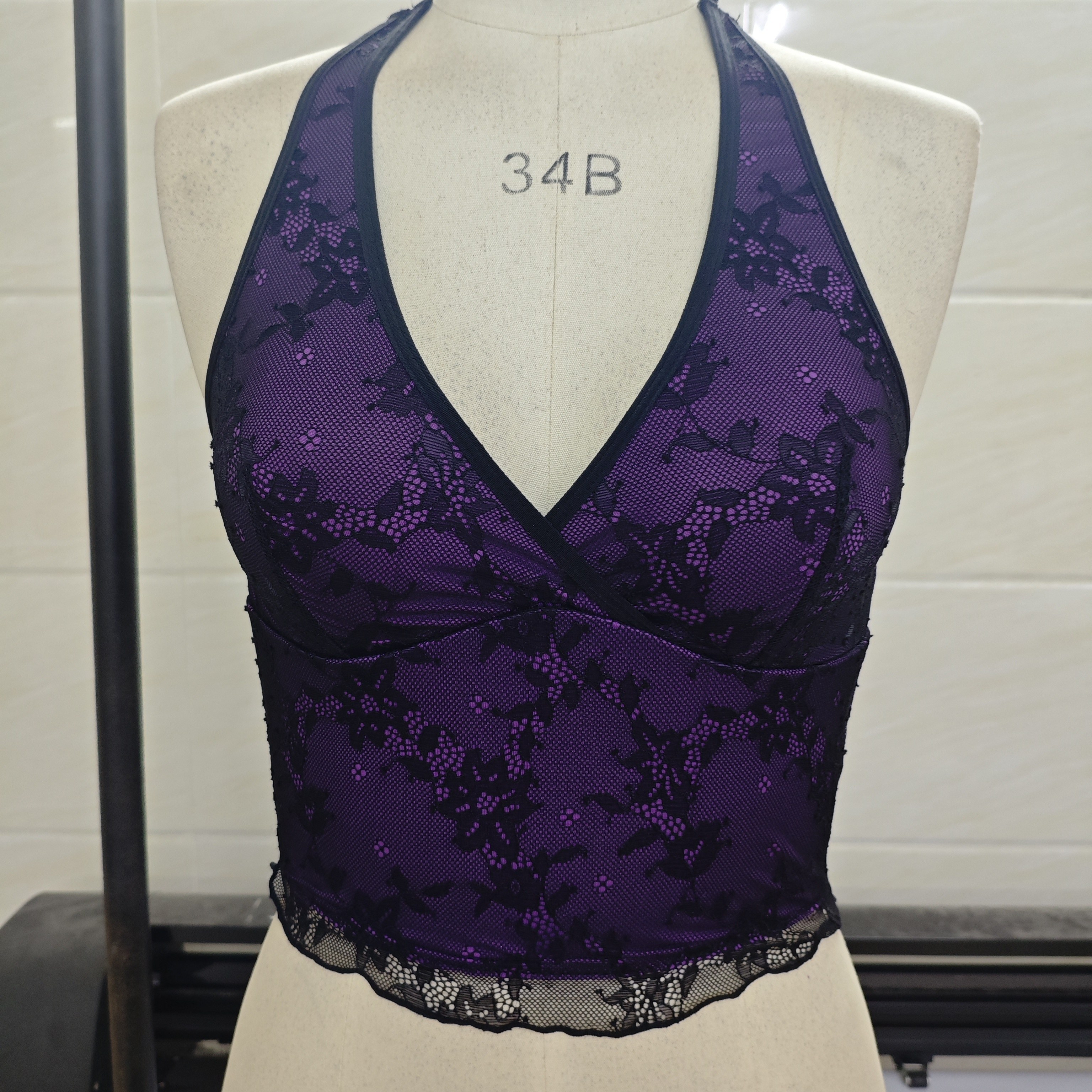 

Gothic Lace Floral Halter Camisole Top - Sexy Polyester Halterneck Tank With Design For Women, Ideal For Spring/summer/fall Season