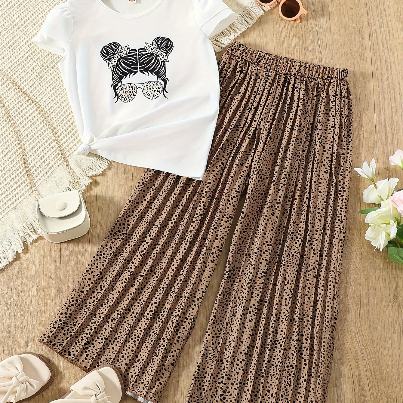 

Girls Stylish & Casual Outfit, 2pcs/set Cartoon Girl Graphic Print Short Sleeve Tee & Wide-leg Pants For Spring & Summer