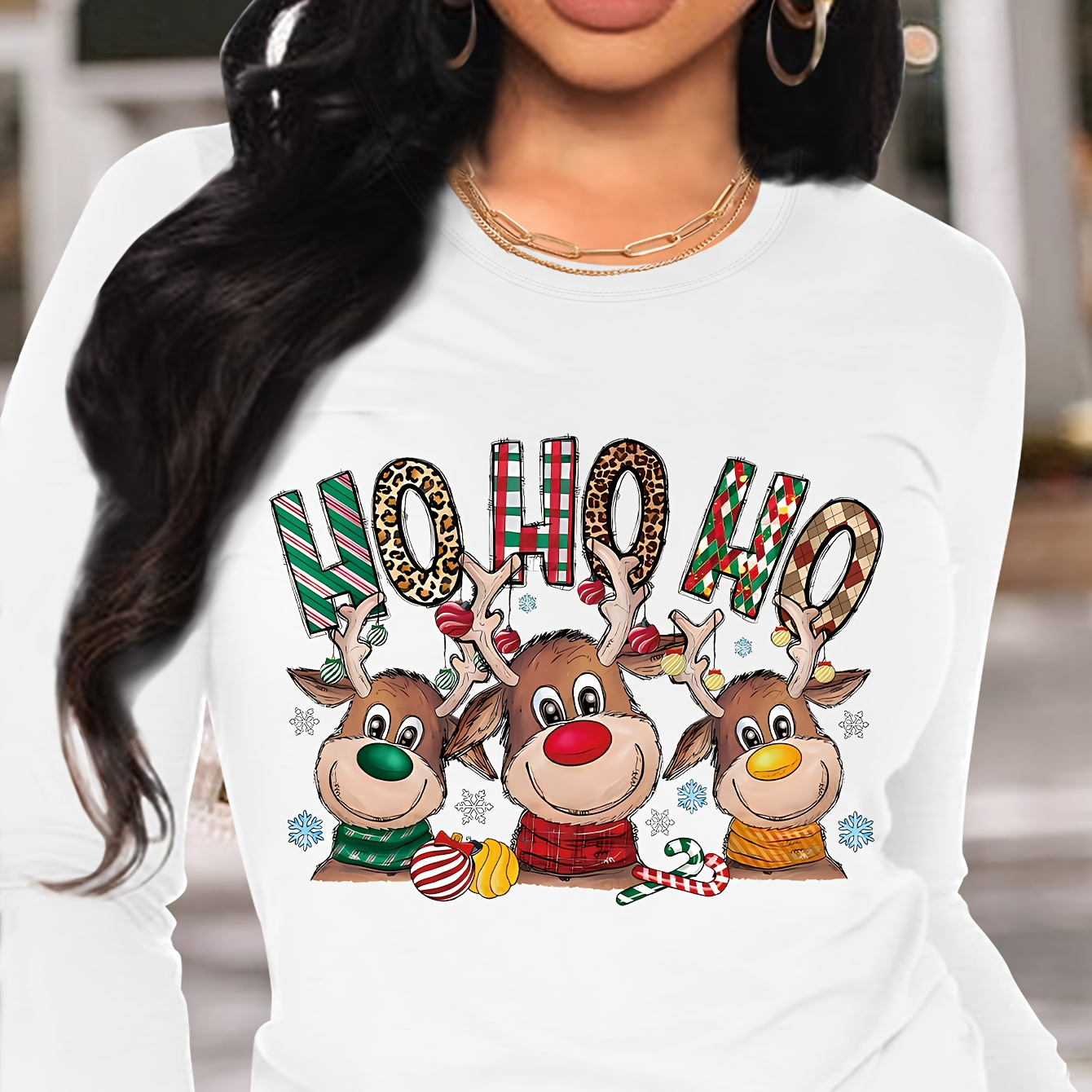 

Women's Christmas Reindeer Print Crew Neck Long Sleeve T-shirt - 100% Polyester Casual Knit Fabric Top With Applique Detail, All Season Holiday Wear