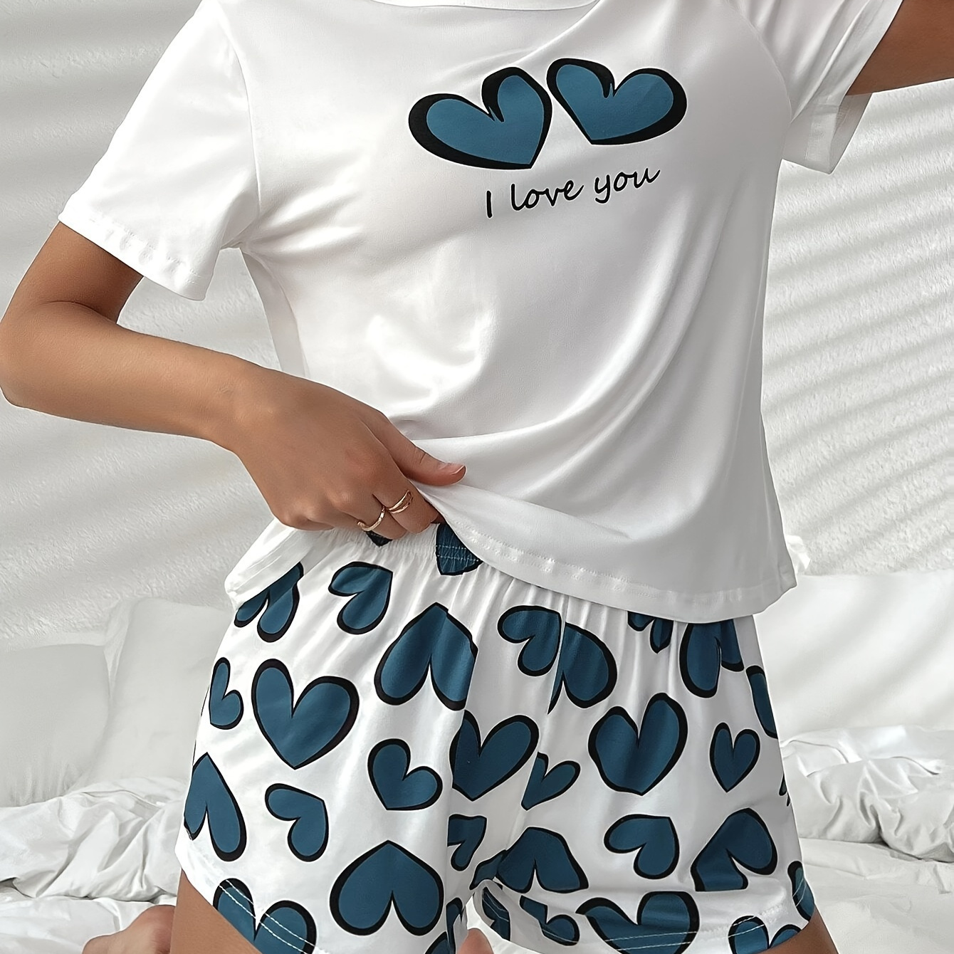 

Ensemble de pyjama décontracté pour femme avec imprimé cœur et slogan, haut à manches courtes et col rond, short, coupe décontractée confortable