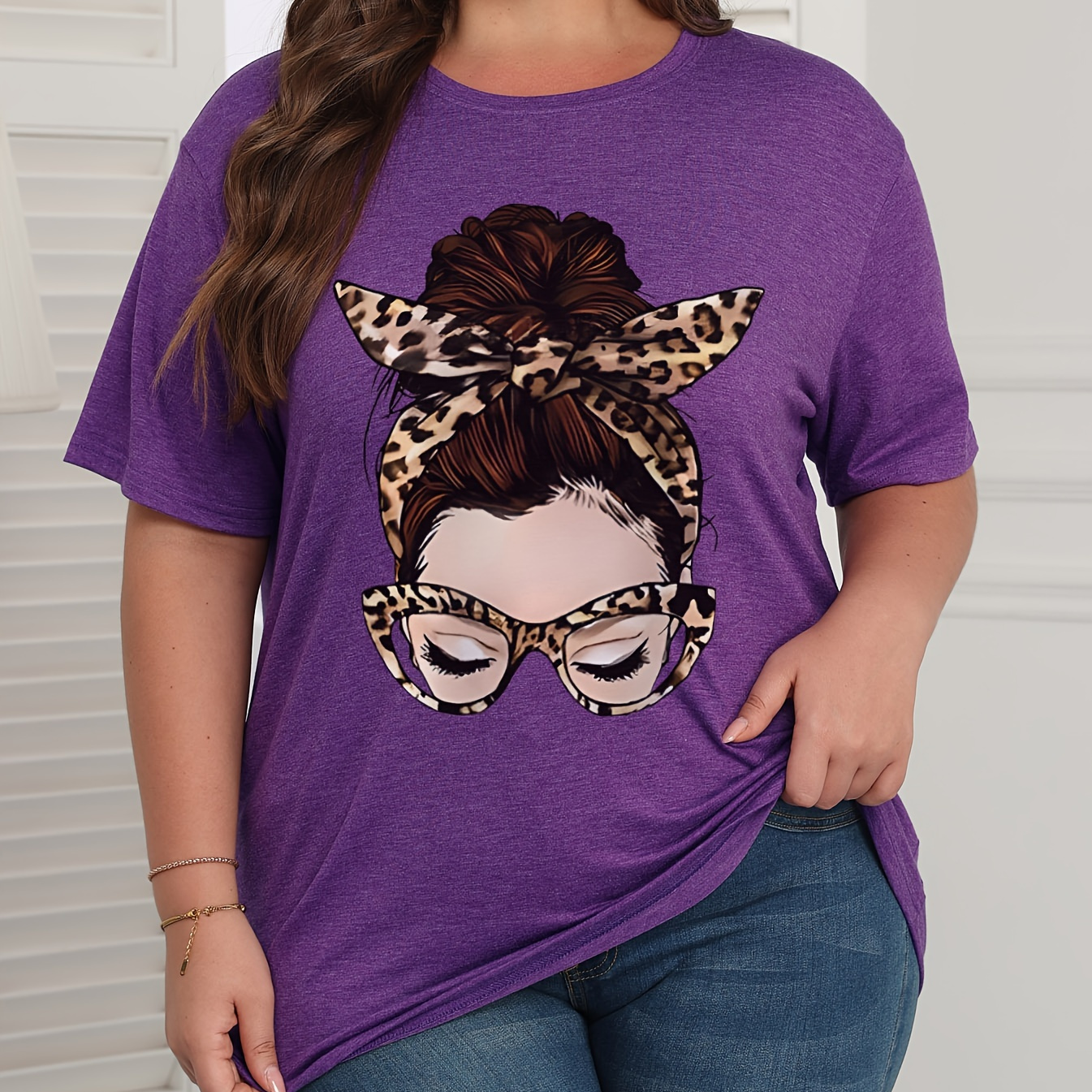 

Plus Size Leopard Girl Print T-shirt, Casual Short Sleeve Crew Neck Top For , Women's Plus Size Clothing