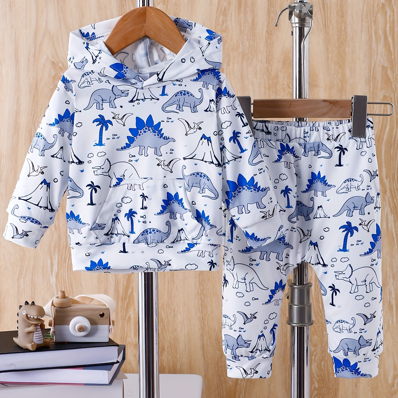 

Cozy Dinosaur Print Hoodie & Pants Set For Baby Boys - Long Sleeve, Machine Washable - Fall And Winter