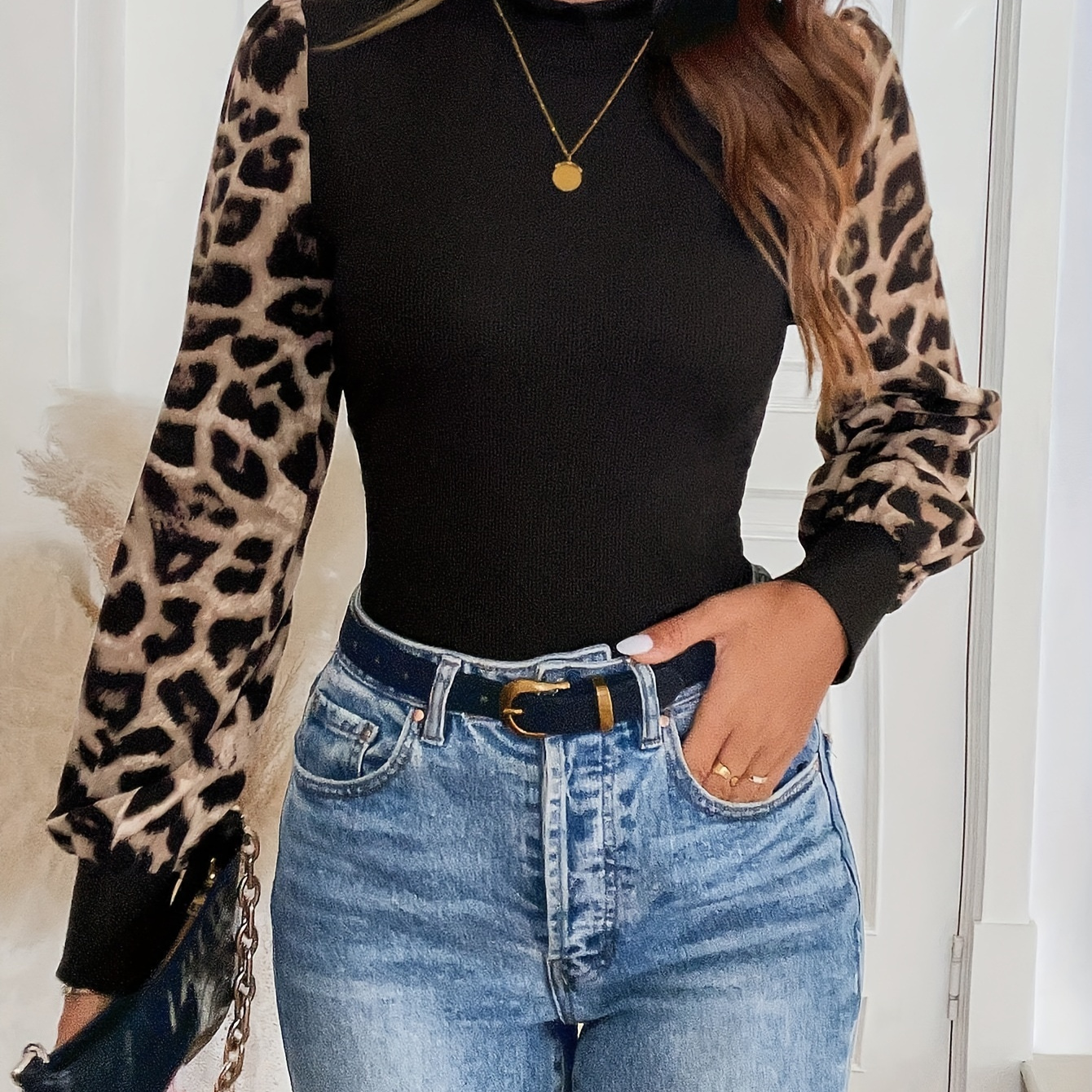 

] Elegant Women's Leopard Print High-neck Top With Sleeves - Chic Casual Commuter Blouse, Machine Washable, Polyester