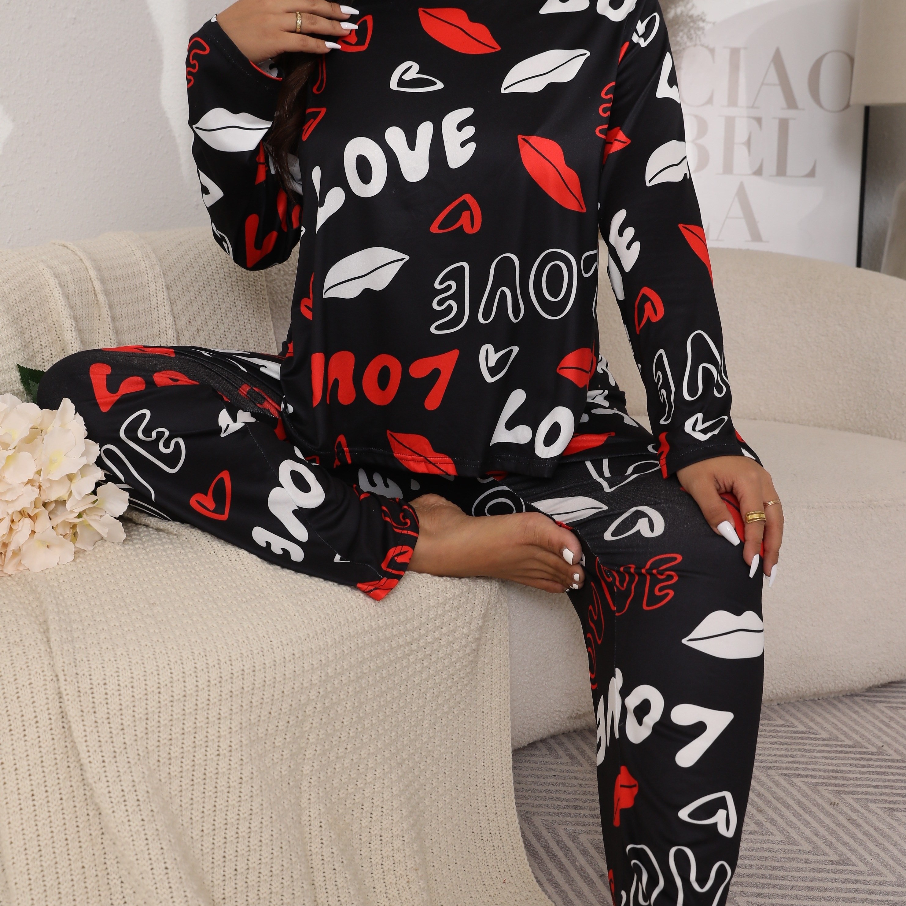 

Women's Plus Casual Pajama Set, Plus Size Kiss & Letter Print Long Sleeve Top & Pants Lounge 2 Piece Set For Autumn