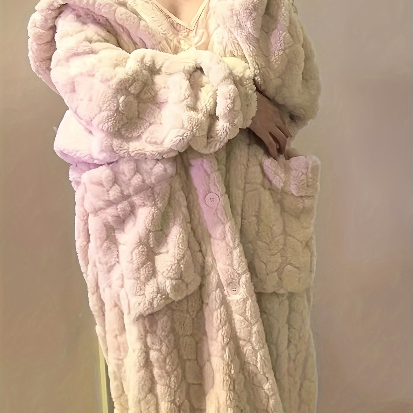 

Elegant Coral Fleece Hooded Robe For Women - Cozy & Warm, Button-up With Pockets, Fall/winter