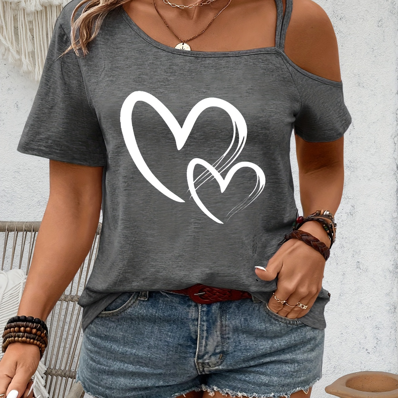 

Plus Size Heart Print T-shirt, Casual Cold Shoulder Short Sleeve T-shirt, Women's Plus Size clothing