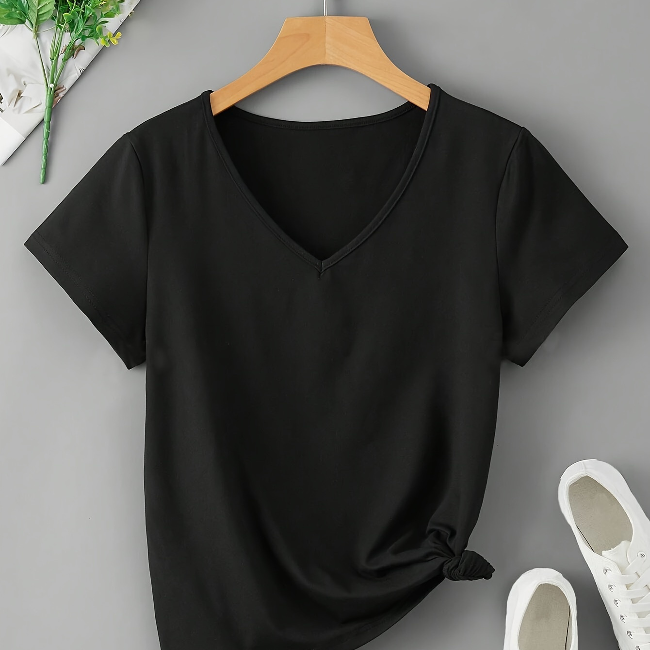 

T-shirt uni à manches courtes, haut décontracté à col en V pour et l'été, vêtements pour femmes.