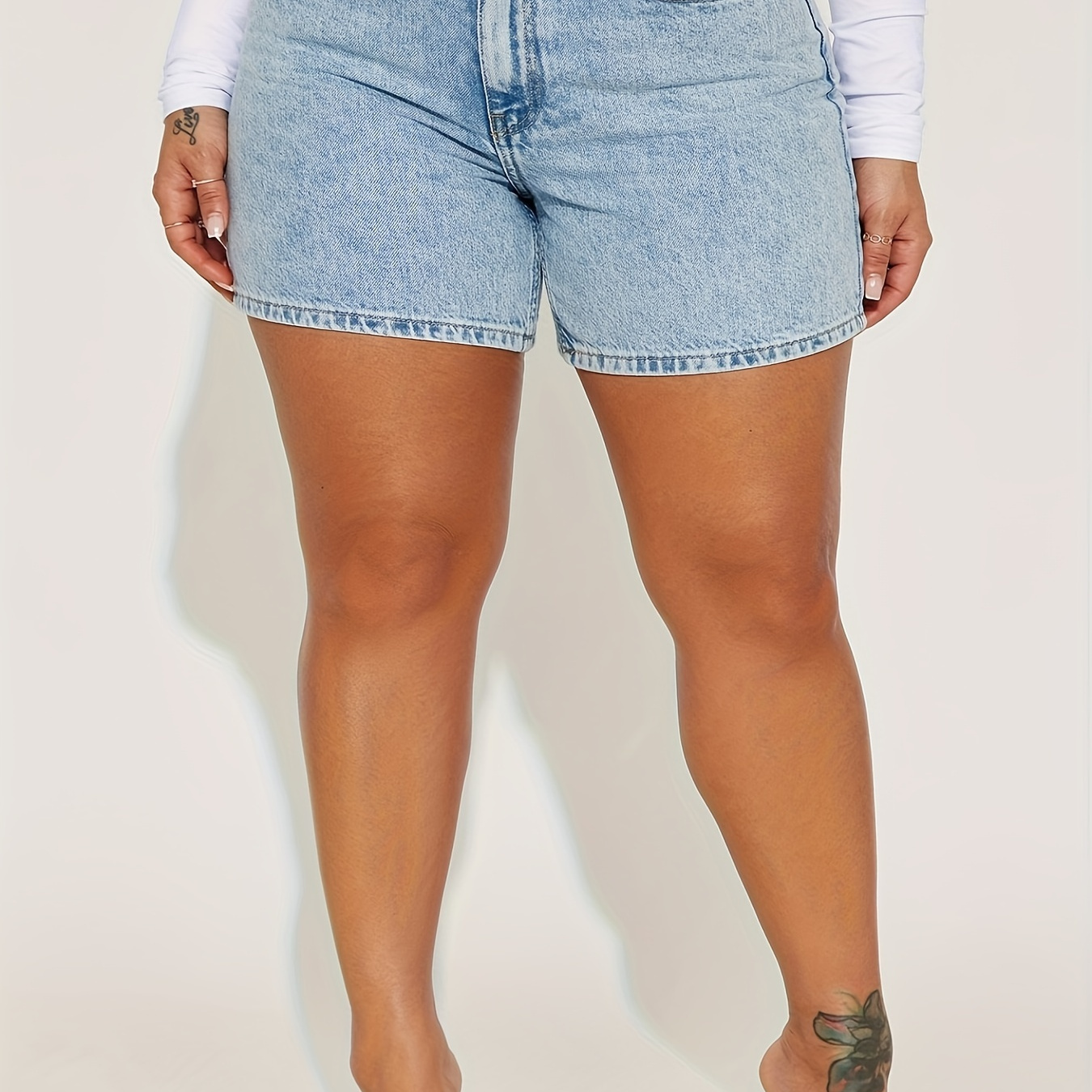 

Women's Plus Size Plain Washed Denim Shorts, Casual Style, High-waisted, Frayed Hem, Classic Design