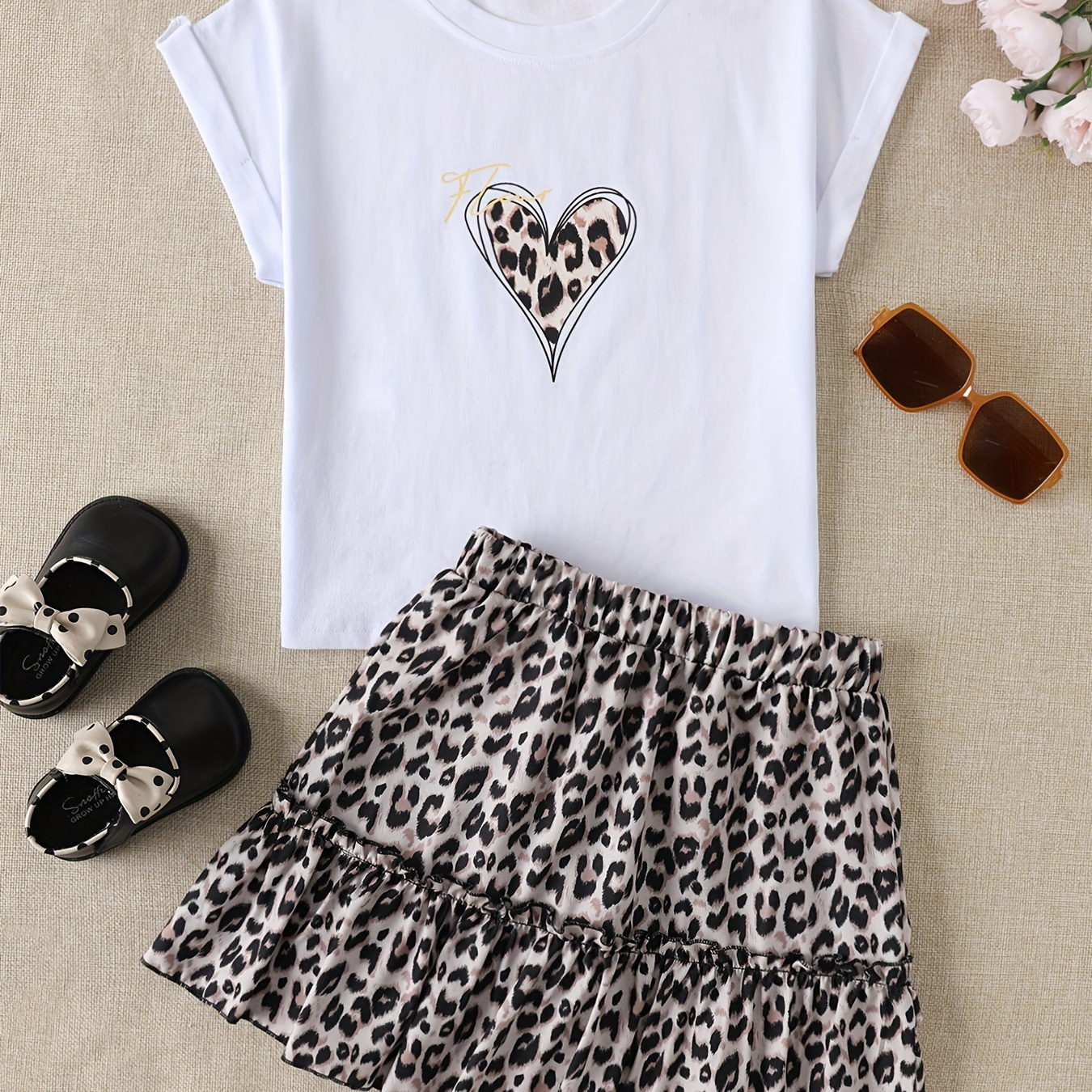 

Girls Casual 2pcs Heart Print Crew Neck Short Sleeve T-shirt Top + Leopard Print Skirt Set For Summer