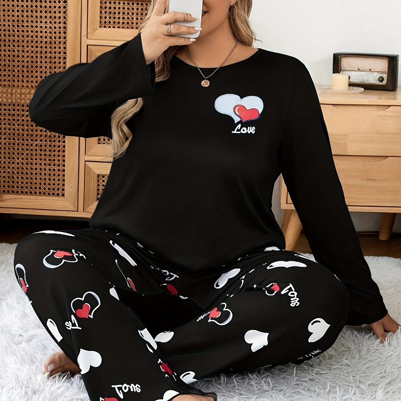 

Women's Plus Casual Pajama Set, Plus Size Heart & Letter Print Long Sleeve Top & Pants Lounge 2 Piece Set