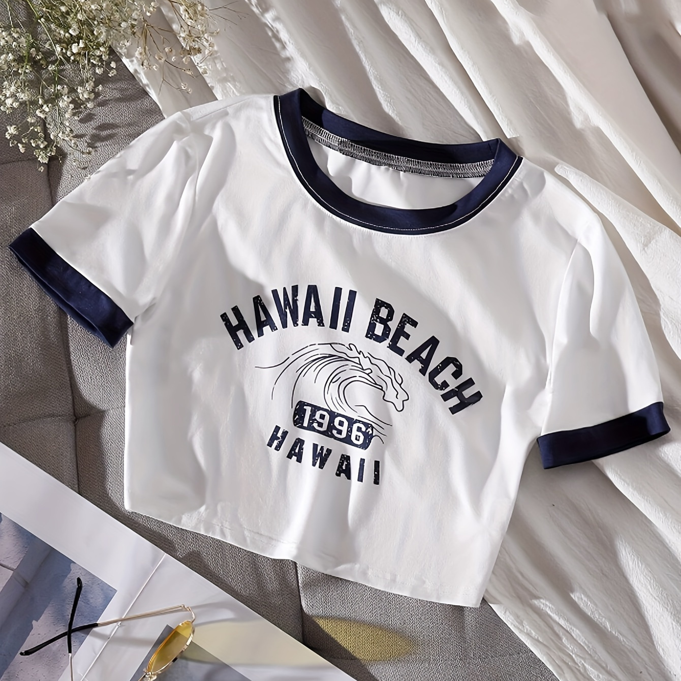 

Beach Print Contrast Trim T-shirt, Casual Short Sleeve Crop Top For Spring & Summer, Women's Clothing