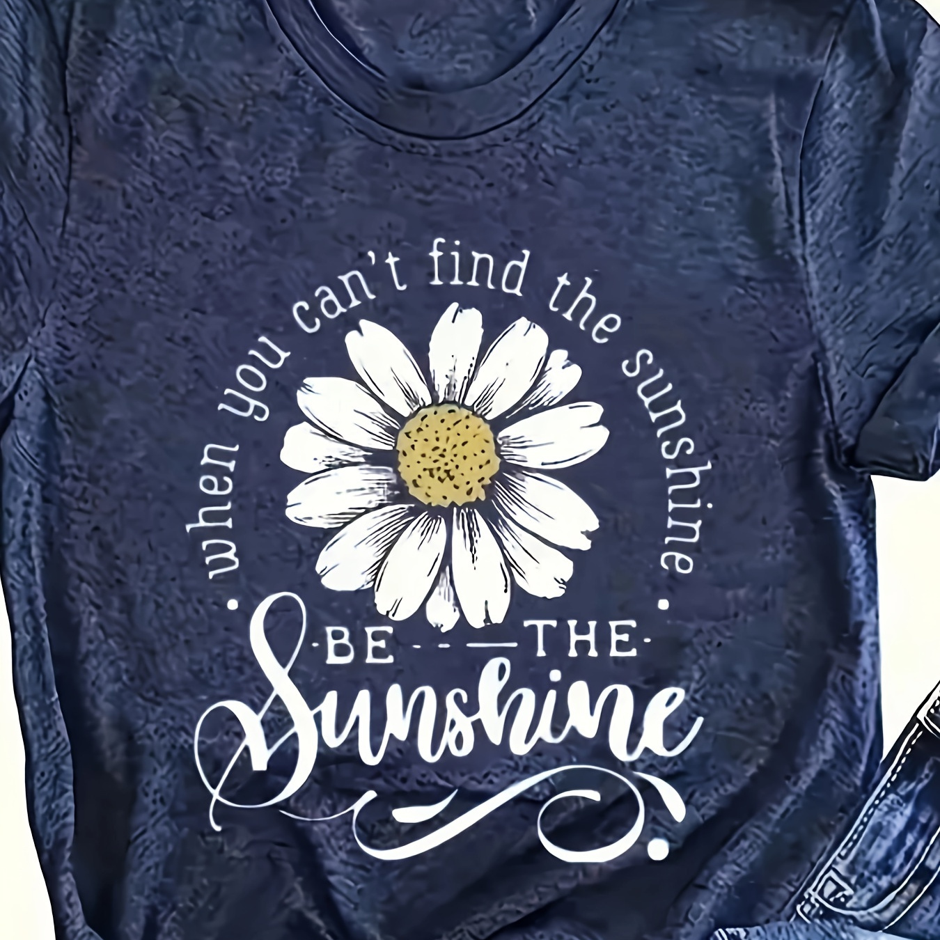 

Interesting Letter Pattern-daisy-printed T-shirt-casual Fun-everyday Wear-soft And Comfortable-women's Wear