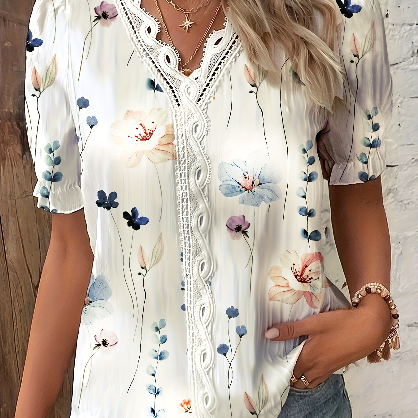 

Floral Print Contrast Lace Blouse, Casual V Neck Short Sleeve Summer Blouse, Women's Clothing