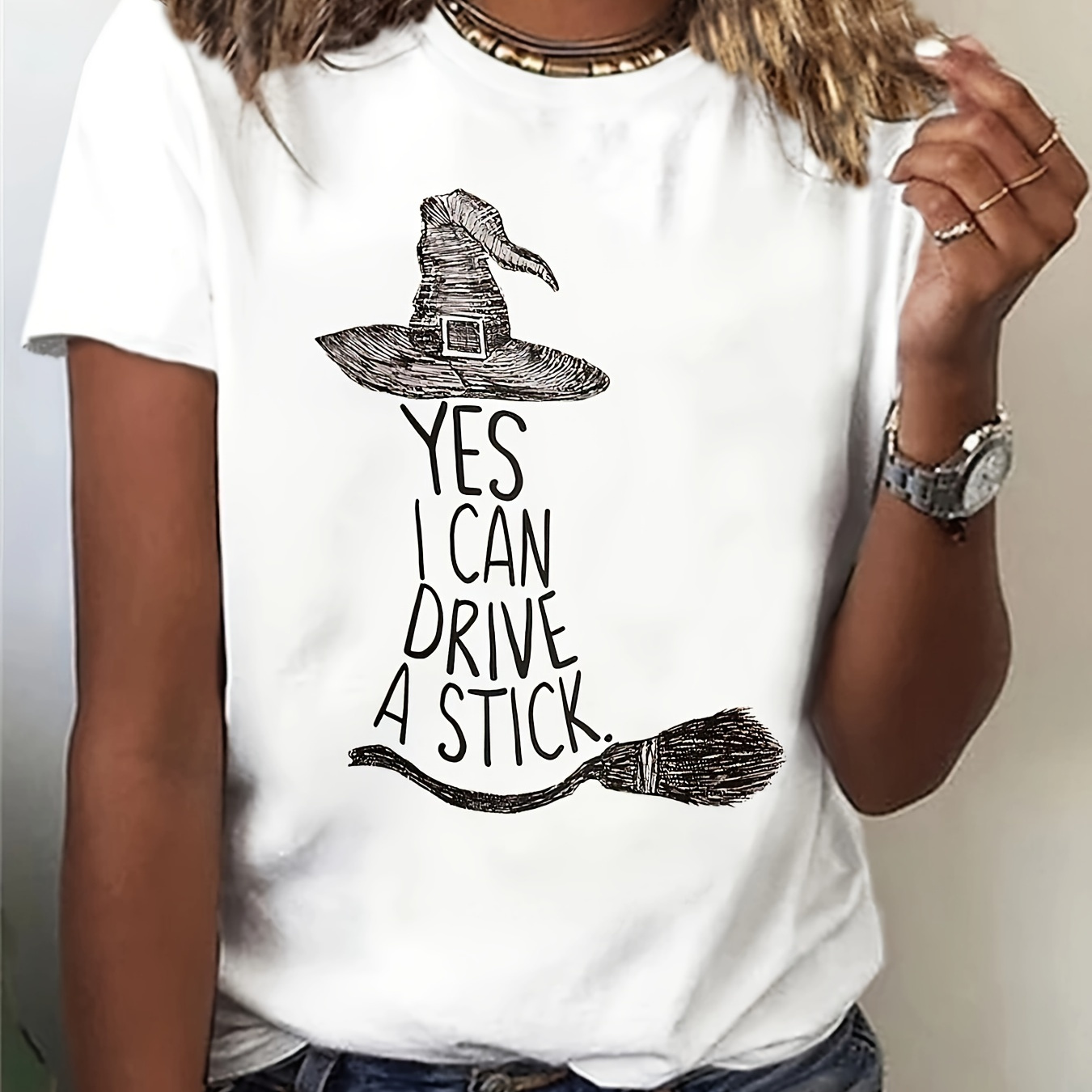 

T-shirt À Col Rond Imprimé Balai Magique, T-shirt Décontracté À Manches Courtes Pour Le Printemps Et L'été, Vêtements Pour Femmes