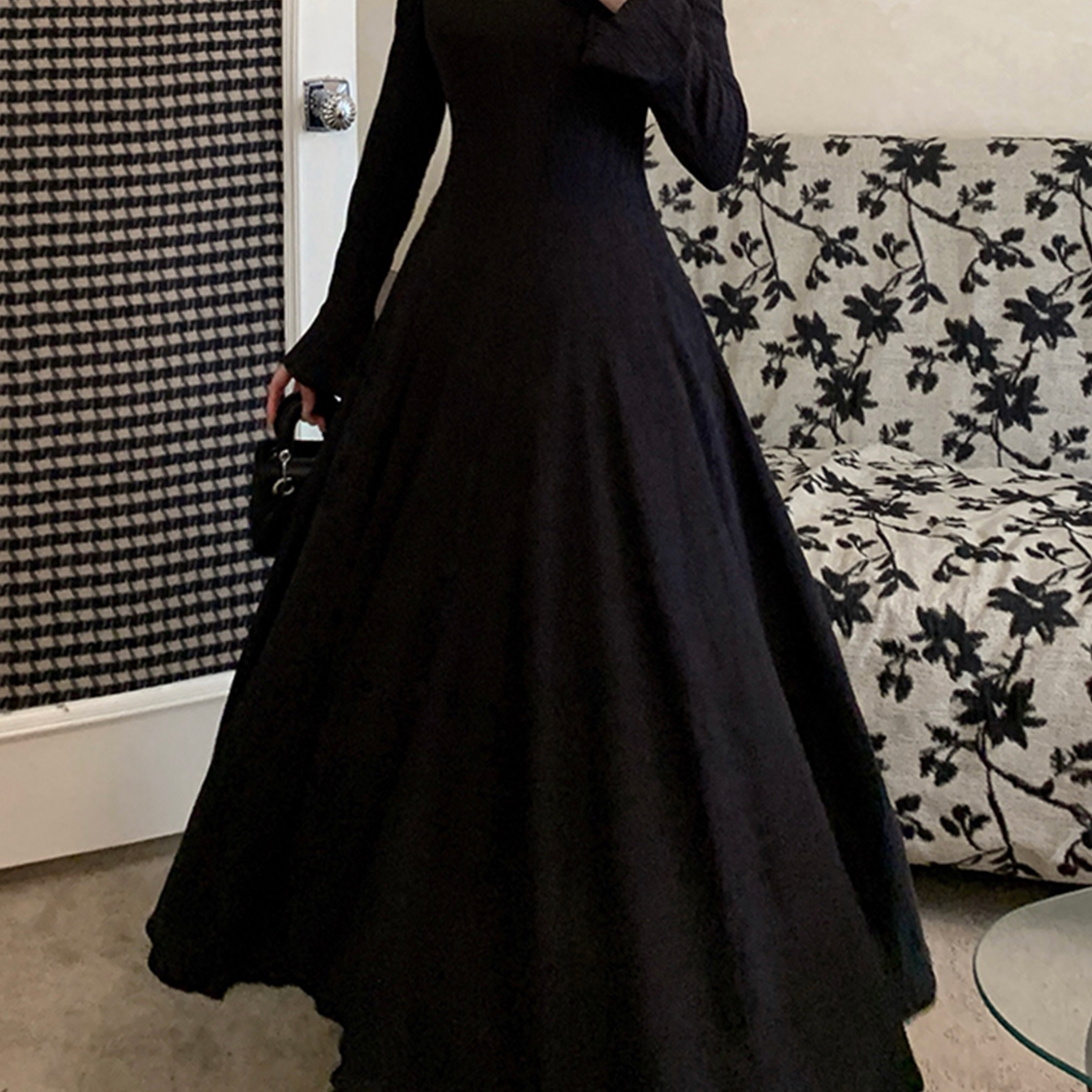 

Elegant Long Sleeve Square Neck Black Maxi Dress For Women - 100% Polyester Solid Color, Season Flared A-line Gown, Woven Texture, Slimming Adult Dress