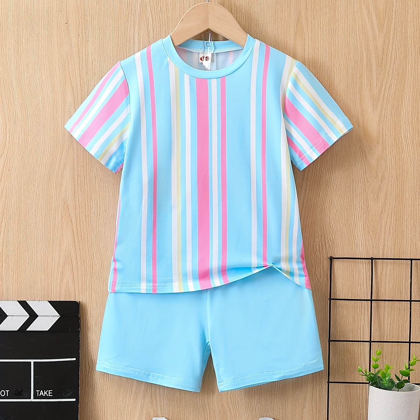 

2pcs Boys Casual Striped Comfortable Versatile Short Sleeve T-shirt & Shorts Set, Cool, Lightweight And Comfy Summer Clothes!