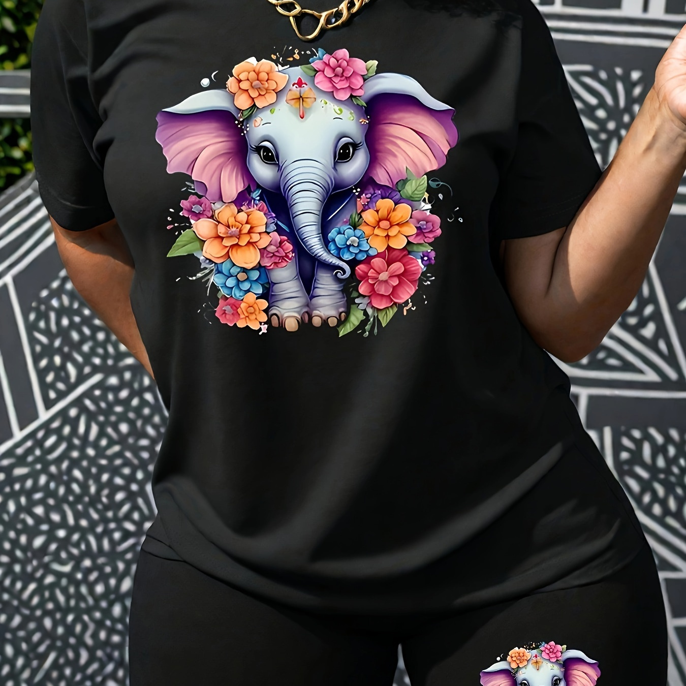 

Plus Size Floral & Elephant Print 2 Piece Set, Short Sleeve T-shirt & Short Leggings, Women's Plus Size Clothing