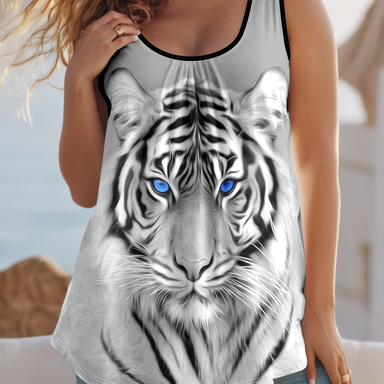 

Plus Size Tiger Print Tank Top, Casual Crew Neck Sleeveless Top For Summer, Women's Plus Size Clothing