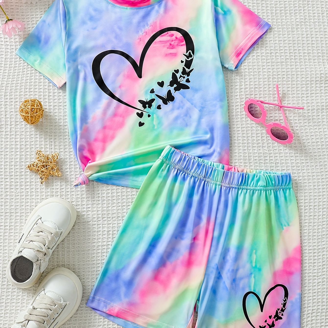 

Girls Tie Dye Set, Heart Graphic T-shirt Top + Shorts Fashion Style Leisure Summer Outfit