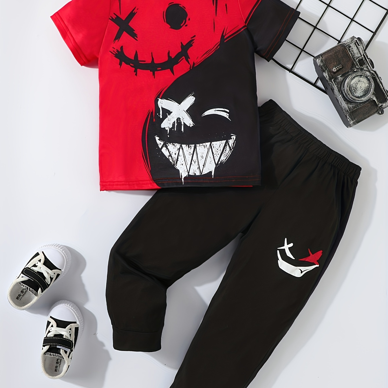 

2pcs Boys Casual Colorblock Funny Smile Face Graphic Print Short Sleeve T-shirt & Pants Set, Comfy Boys Clothes