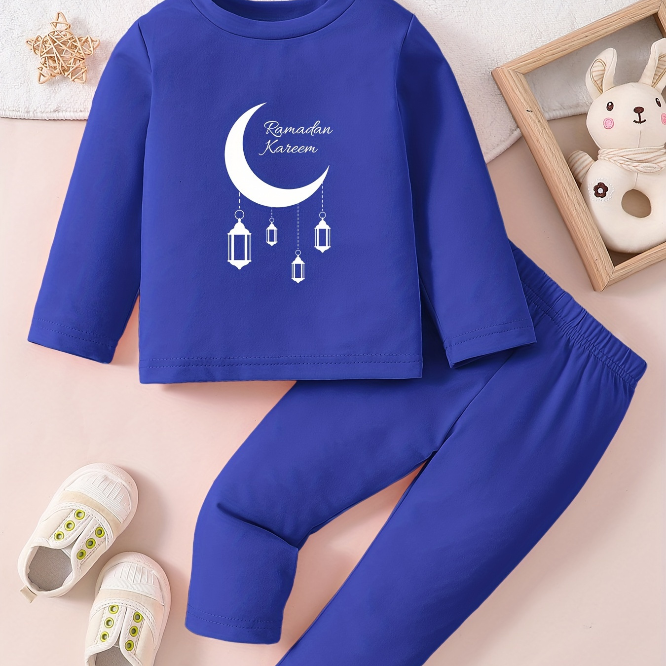 

2pcs Ramadan Festival Moon & Lamp Print Casual Outfit For Infants & Toddler Kids, Long Sleeve T-shirt & Pants Set, Baby Girl's Clothes, Ramadan