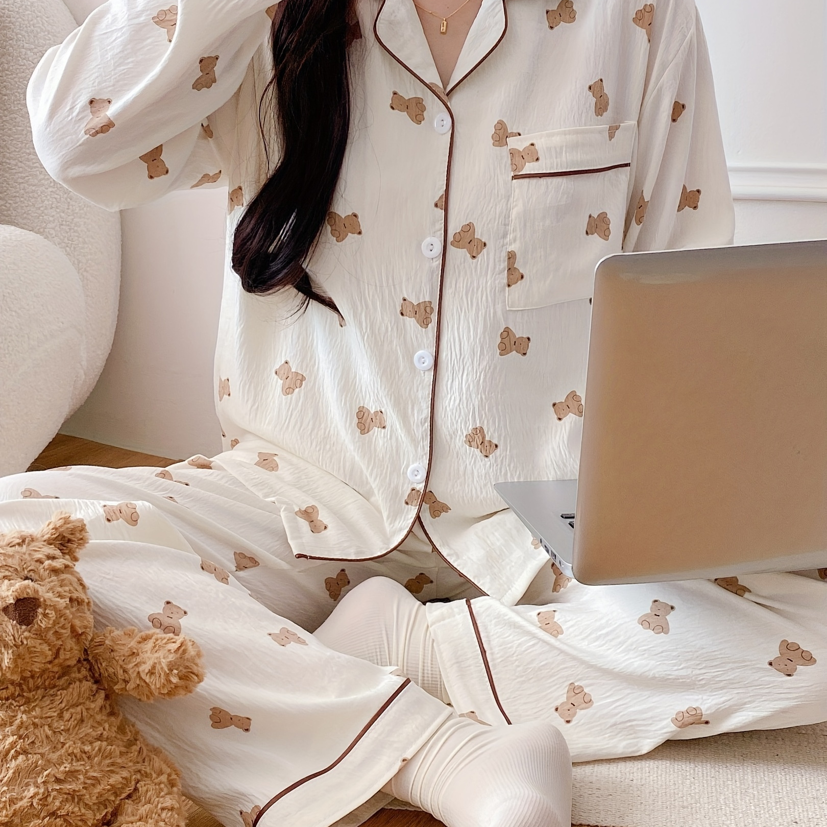 

Ensemble de pyjama texturé à imprimé d'ours mignon pour l'automne et l'hiver, haut à manches longues boutonné avec col à revers et pantalon élastique, vêtements de nuit et de détente pour femmes