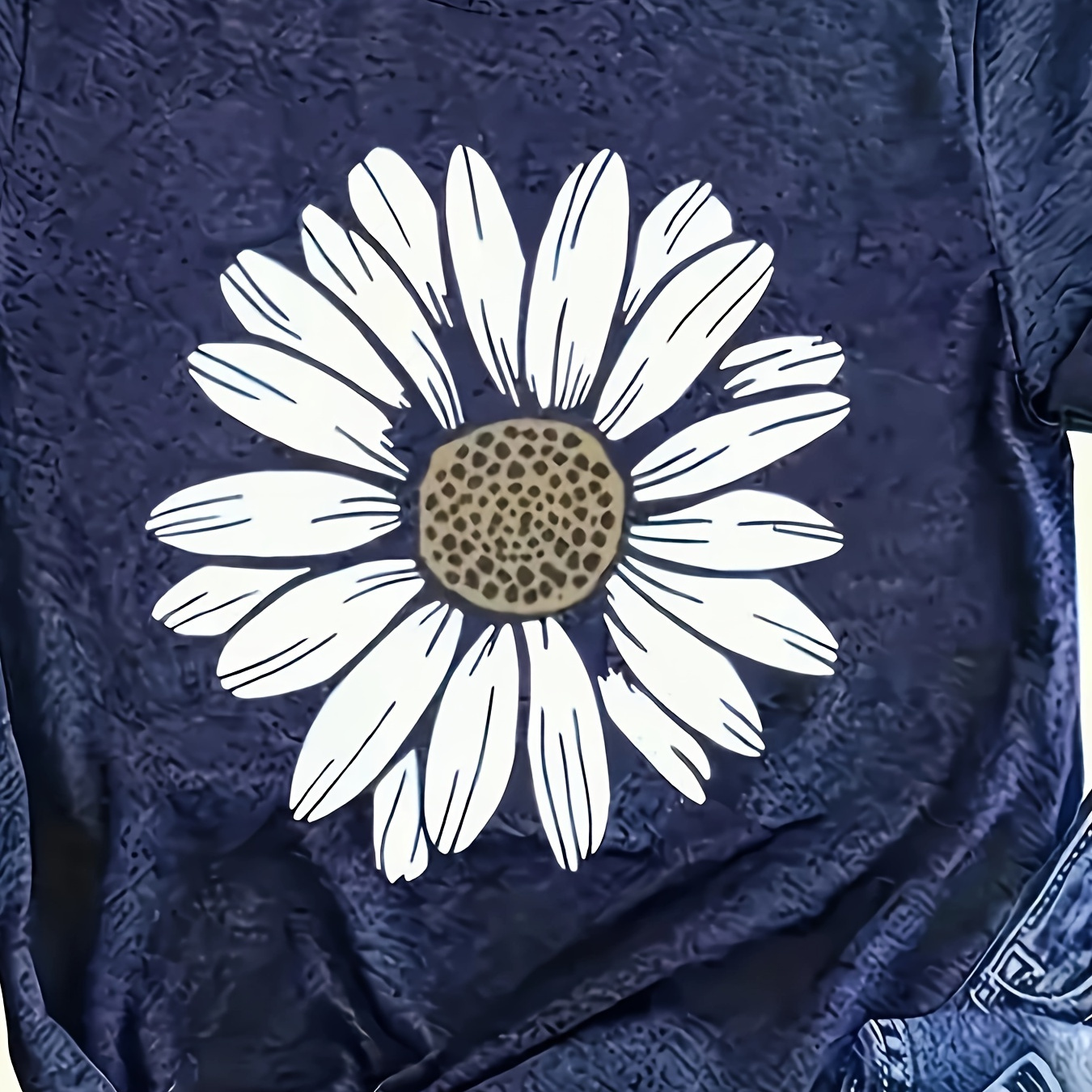 

Interesting Patterns-daisy-printed T-shirt-casual Fun-everyday Wear-soft And Comfortable-women's Wear