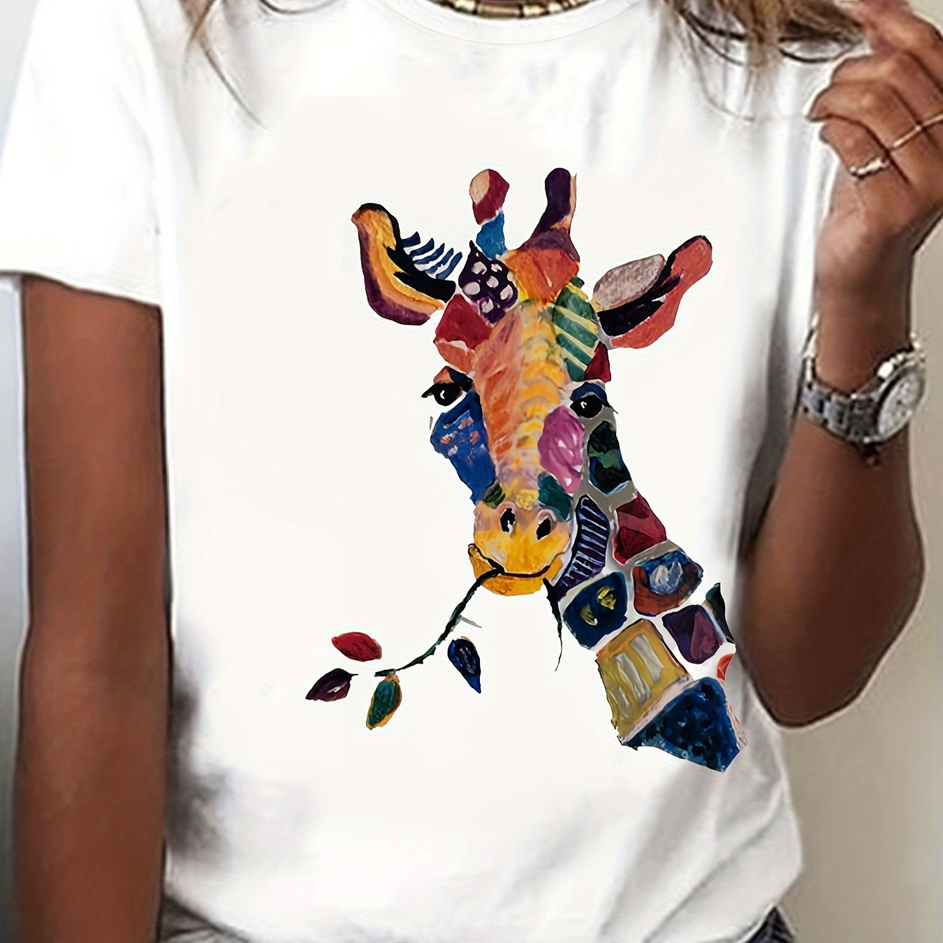 

Plus Size Colorful Giraffe Print T-shirt, Casual Short Sleeve Crew Neck Top For Spring & Summer, Women's Plus Size Clothing