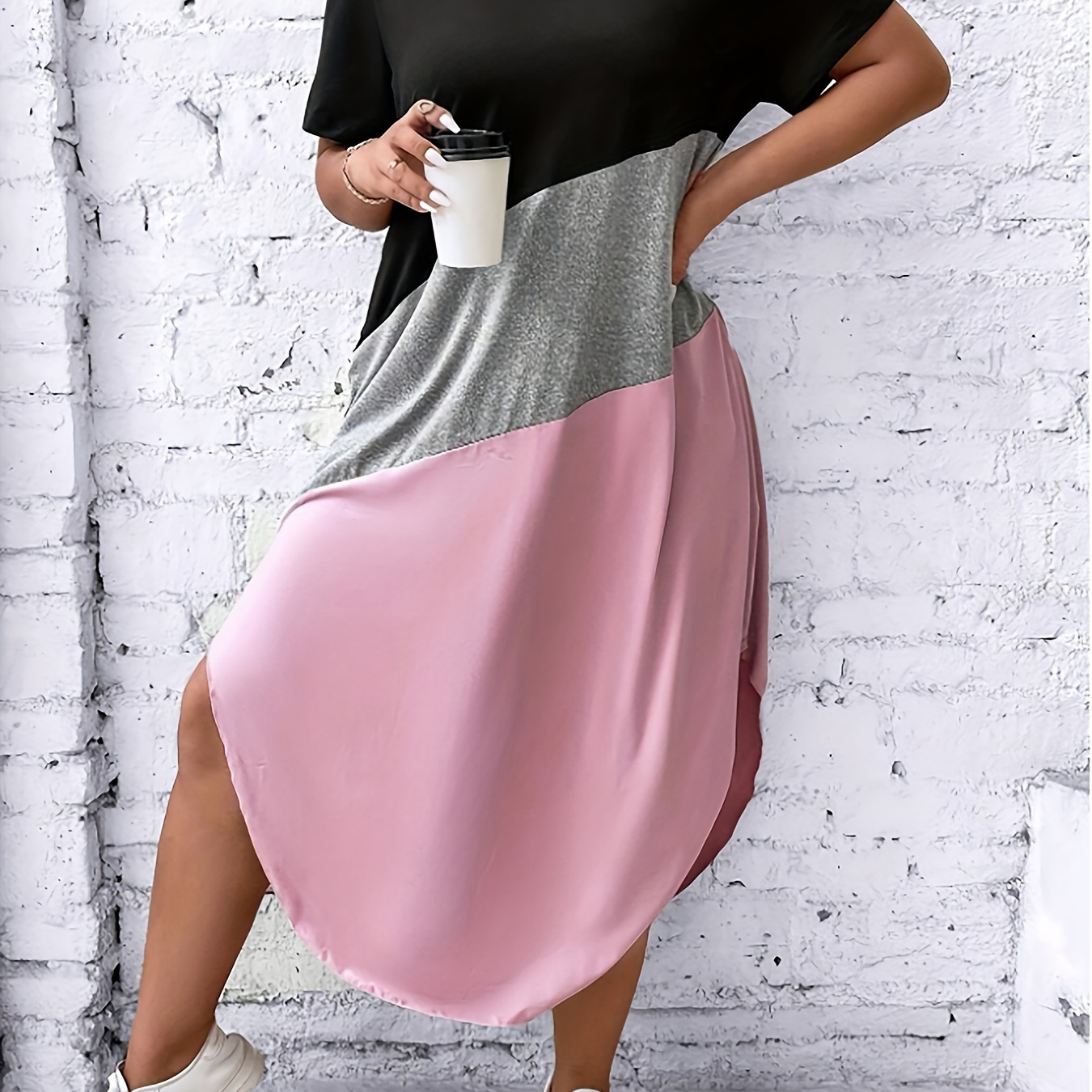 

Plus Size Colorblock Curved Hem Dress, Casual Short Sleeve Dress For Spring & Summer, Women's Plus Size Clothing