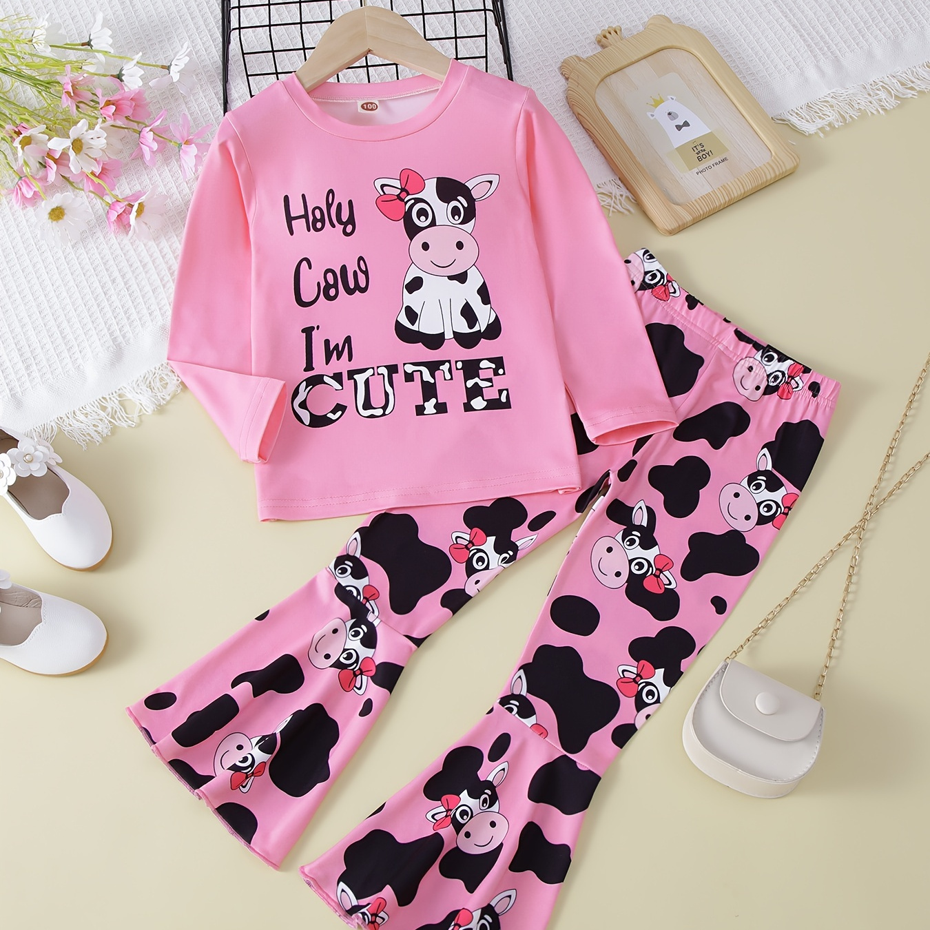 

Girls 2pcs "holy Cow I'm Cute" Print Crew Neck Top & Cow Print Cartoon Animal Graphic Flare Pants Set Kids Clothes