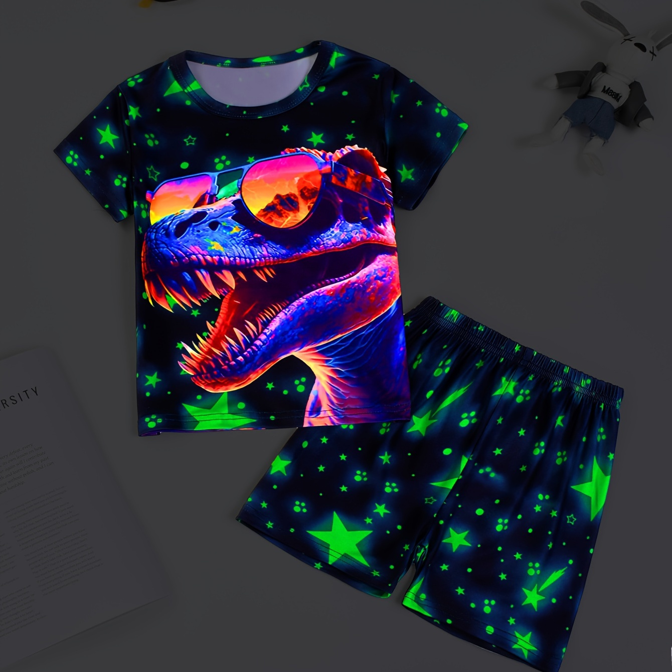 

Boys 2-piece Pajama Set Luminous Cartoon Dinosaur Print Crew Neck Short Sleeve T-shirt + Matching Shorts Comfy Loungewear
