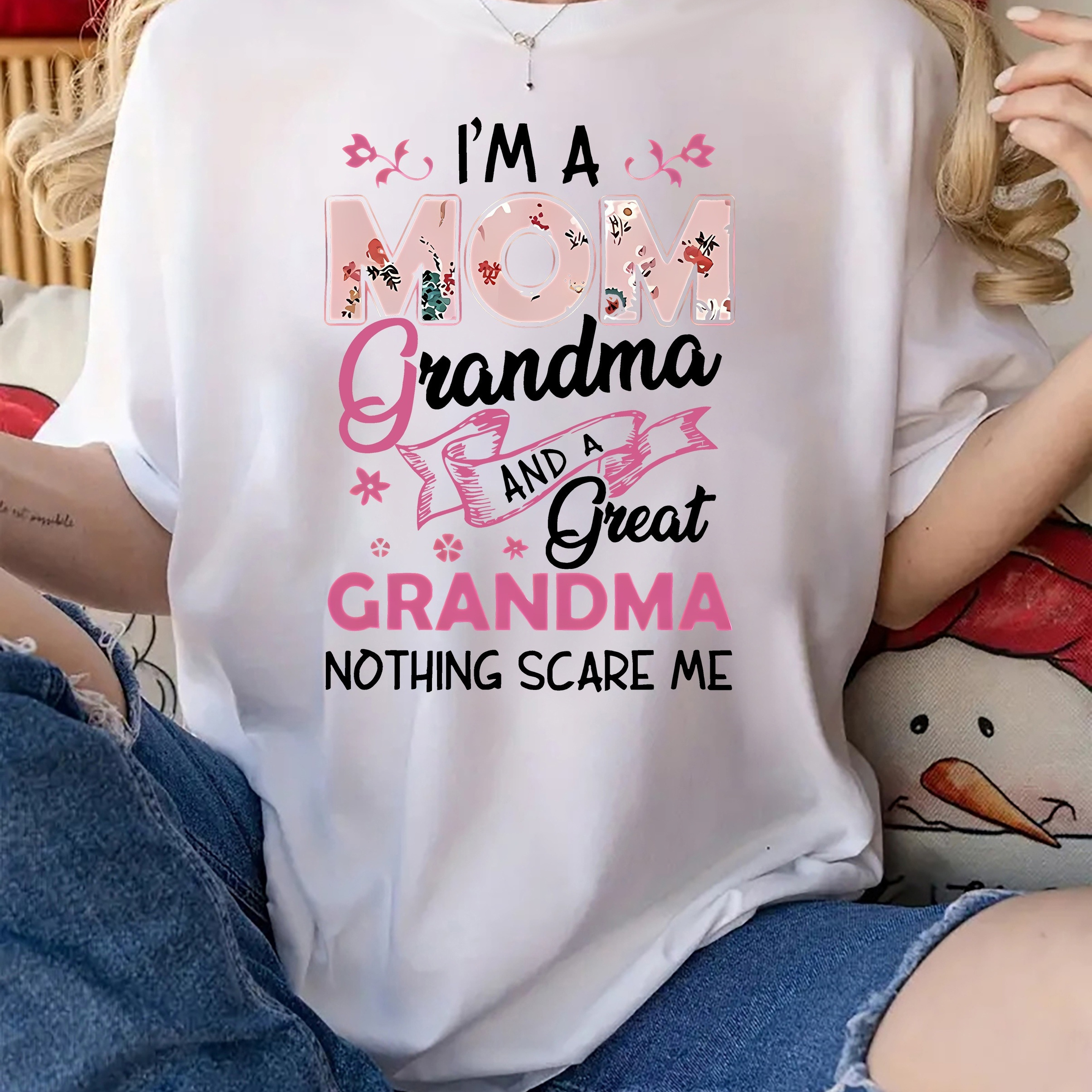 

Women's "i'm A Mom, Grandma, And Great Grandma" Graphic T-shirt, Casual Round-neck Top, Comfort Fit, Short Sleeve, Versatile Tee For Everyday Wear