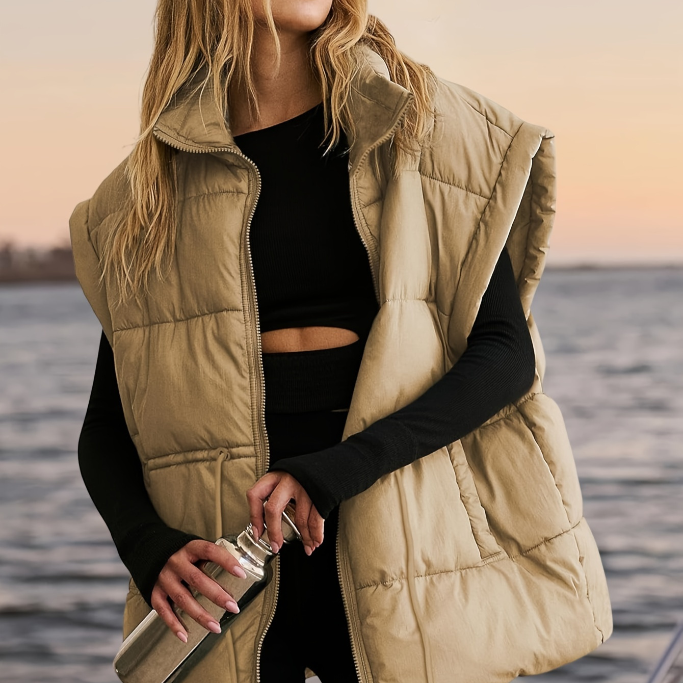 

Women's Puffer Vest Adjustable Drawstring Waist Lightweight Quilted Zip Up Vest With Pockets