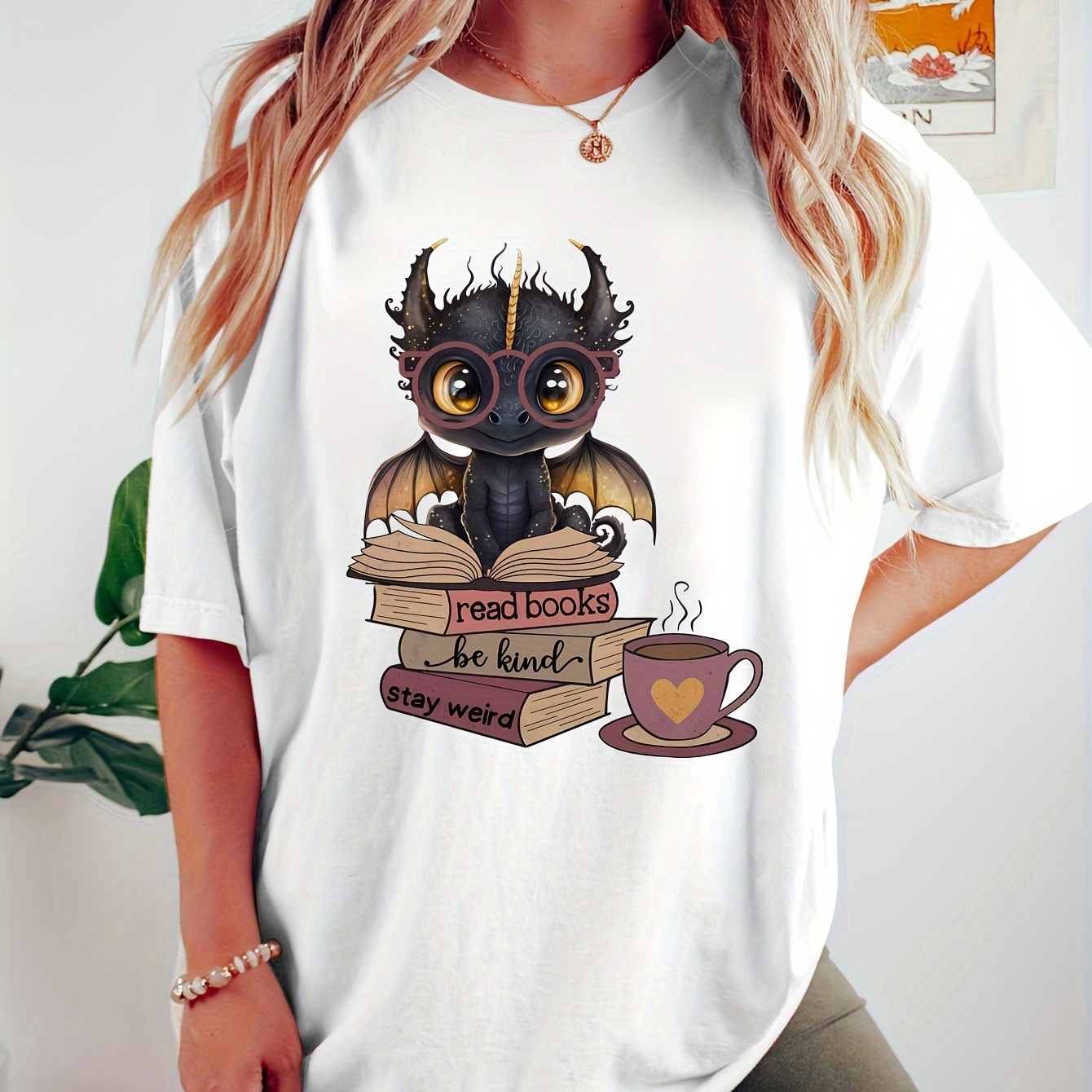 

Chic Cartoon Print Women's T-shirt - Casual Crew Neck, Short Sleeve, Breathable Polyester - Summer