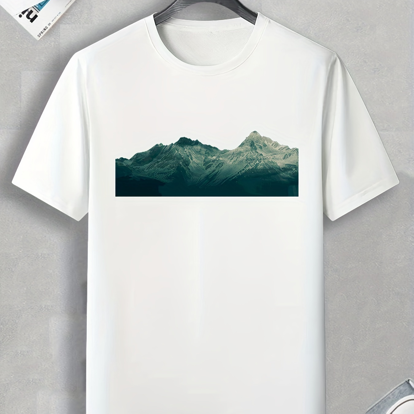 

Beautiful Mountain Pattern Print Men's Comfy Chic T-shirt, Graphic Tee Men's Summer Outdoor Clothes, Men's Clothing, Tops For Men, Gift For Men