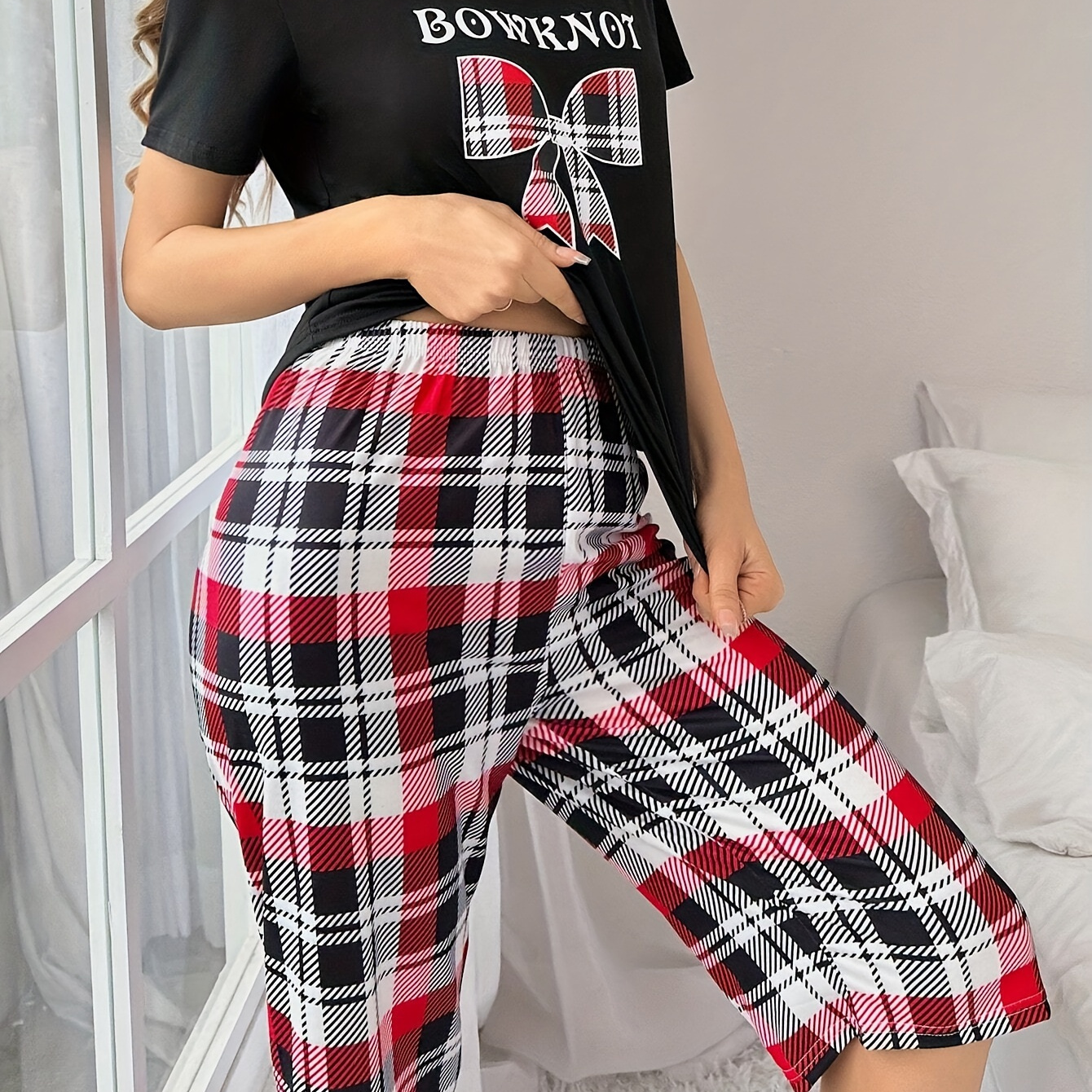 

Women's Bowknot & Letter Pajama Set, Short Sleeve Round Neck Top & Capri Pants, Comfortable Relaxed Fit