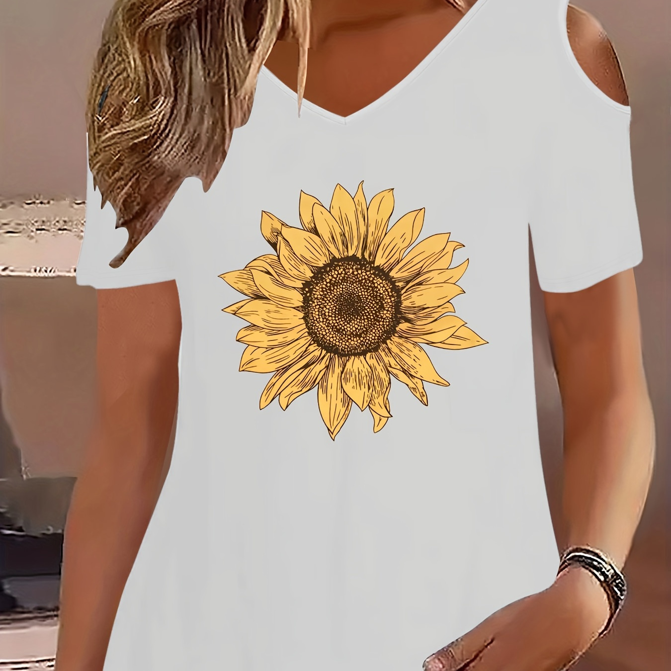 

Sunflower Print T-shirt, Short Sleeve V Neck Casual Top For Summer & Spring, Women's Clothing