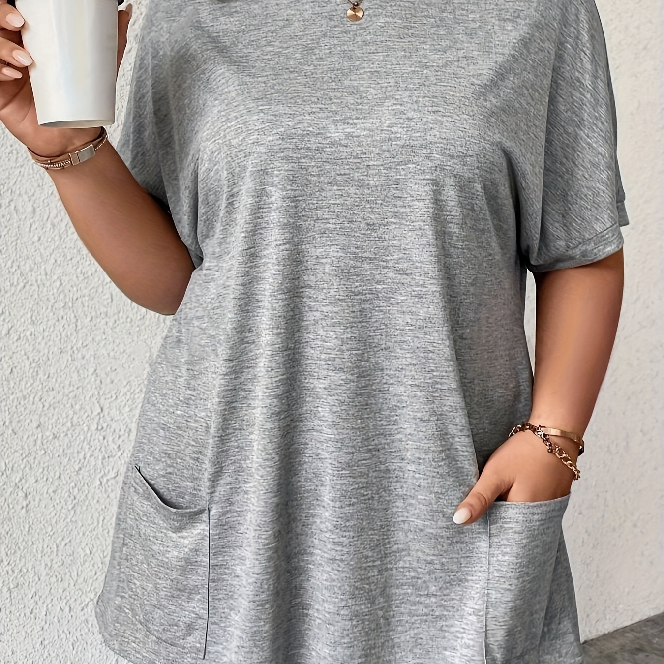 

Plus Size Solid Pocket T-shirt, Casual Short Sleeve Top For Spring & Summer, Women's Plus Size Clothing