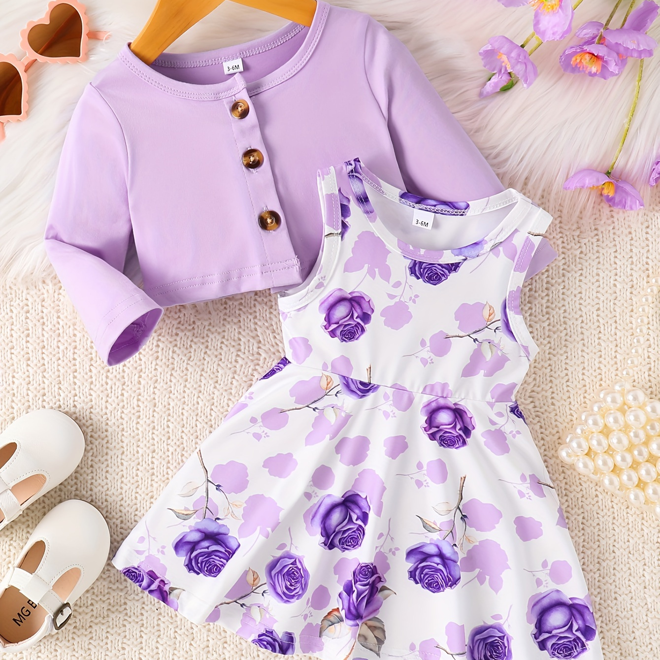 

Spring And Autumn Style Baby Girl Single-breasted Solid Color Tops With Flowers And Full-print Vest Skirts, Casual Two-piece Suits, Directional Development