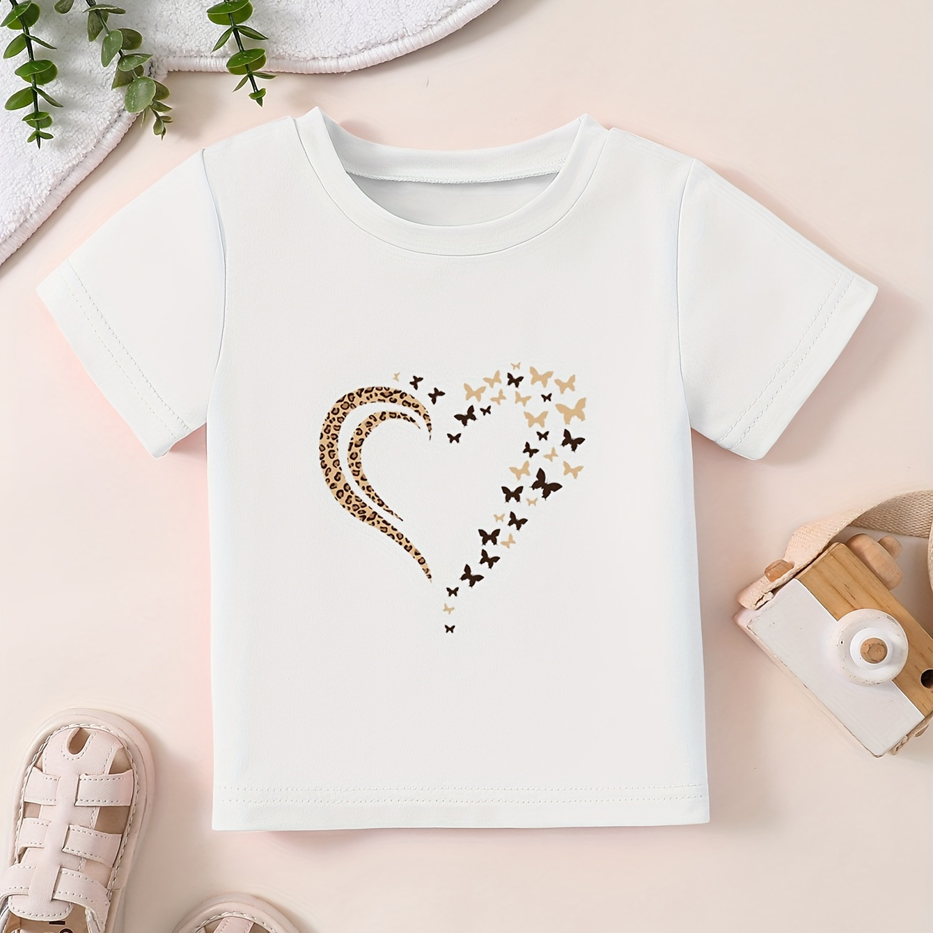 

Heart & Butterfly Print T-shirt For Kids, Trendy Short Sleeve Top, Girl's Clothes