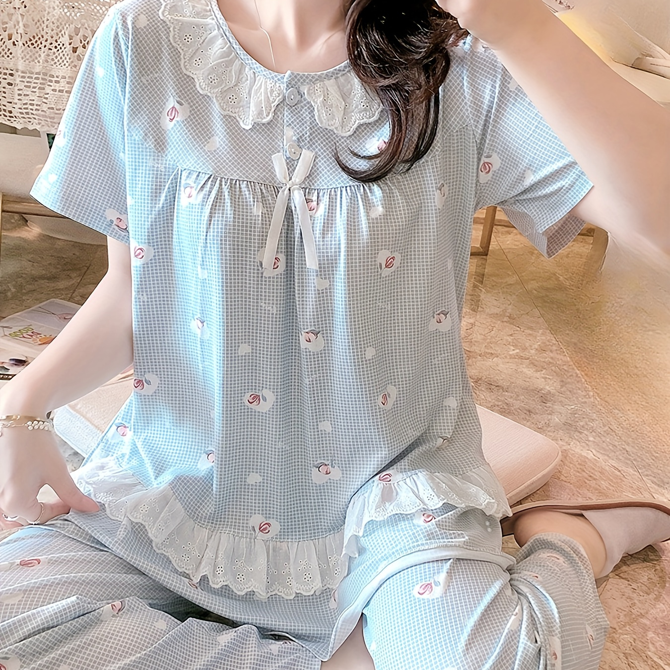 

Cute Heart Rose & Grid Print Lace Trim Pajama Set, Bow Decor Short Sleeve Crew Neck Top & Elastic Pants, Women's Sleepwear & Loungewear
