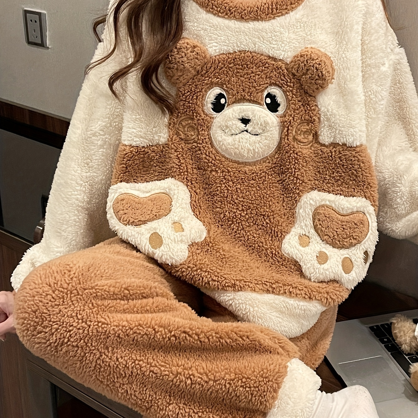 

Cozy Winter Cartoon Bear Fleece Pajama Set: Soft Fleece Long Sleeve Round Neck Top, Straight Leg Pants With No Waistband, Comfortable And Warm Women's Pajamas And Casual Wear