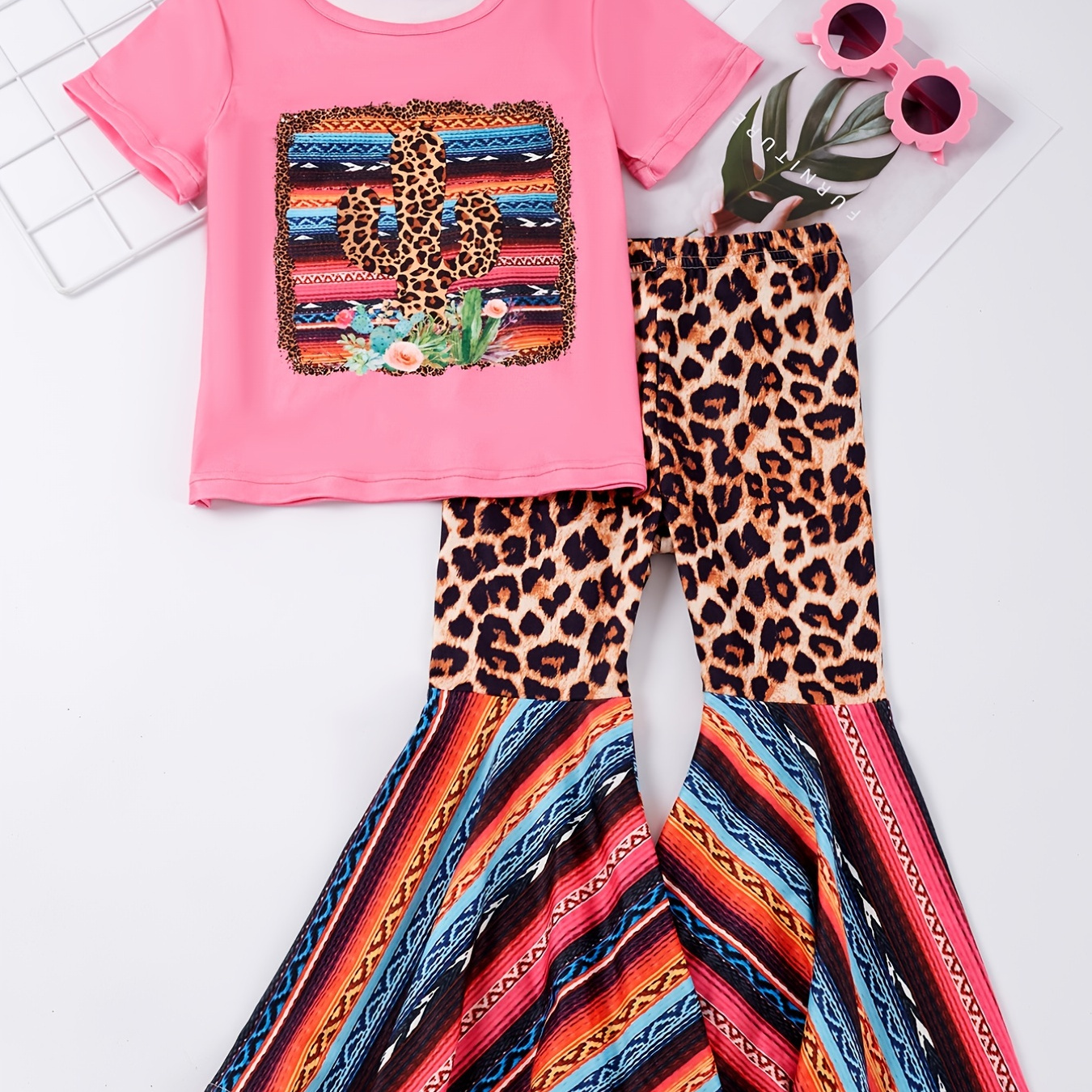 2pcs Girls Round Neck T-Shirt Leopard Cactus Print Short Sleeve Tops & Leopard Rainbow Stripes Print Flare Leg Pants Set