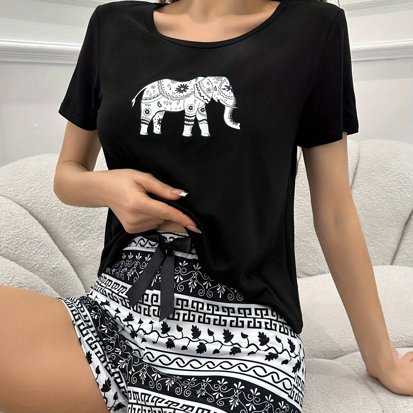 

2pcs Set Of Women's Elegant Casual Printed Short Sleeve Round Neck T-shirt And Full Body Printed Pants